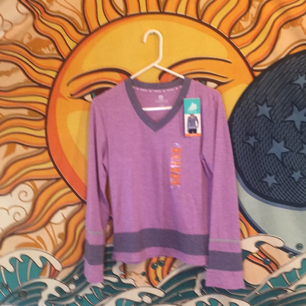 Free2B purple and magenta shirt NWT Med.